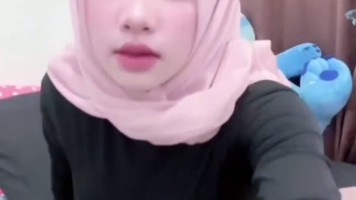 Aura Gadis Jilbab Cantik Buka Celana Mau Ngocok