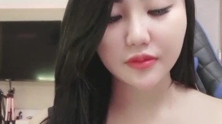 Mbak Miyuki Belahan Tetek Mulus Ebot