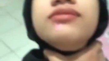 Cewek Hijab Polos Pertama Kali Diajak Ewe