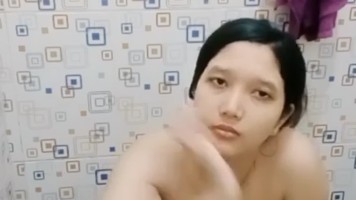 Beginilah Elsa Kalau Sedang Mandi Bugil