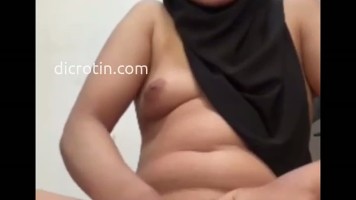 Nurny Cewek Jilbab Jembut Lebat VCS Sangat Menikmati